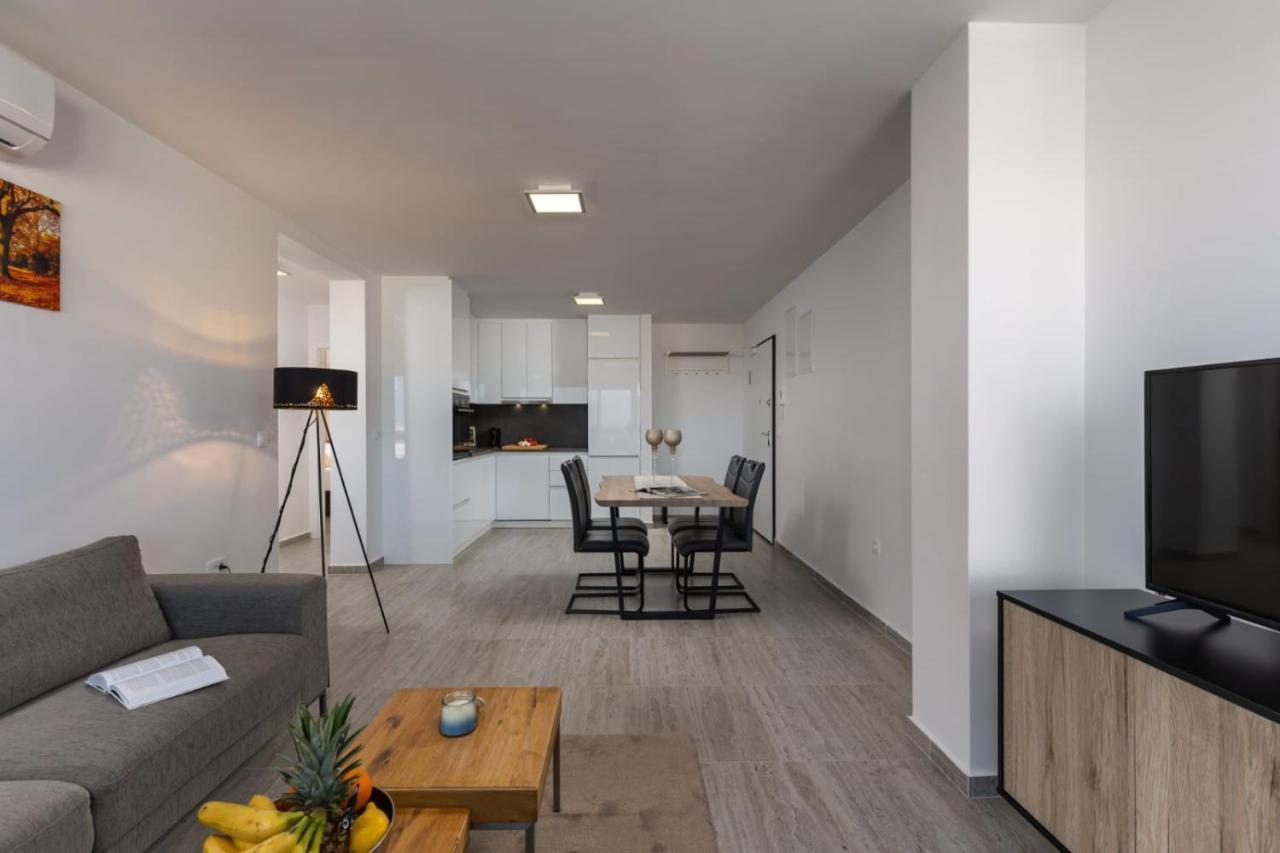 Apartments Cesare Nin Exterior photo