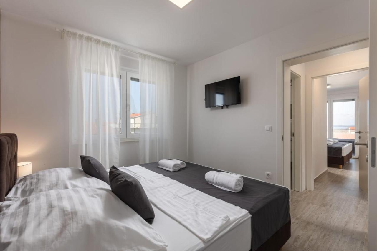 Apartments Cesare Nin Exterior photo
