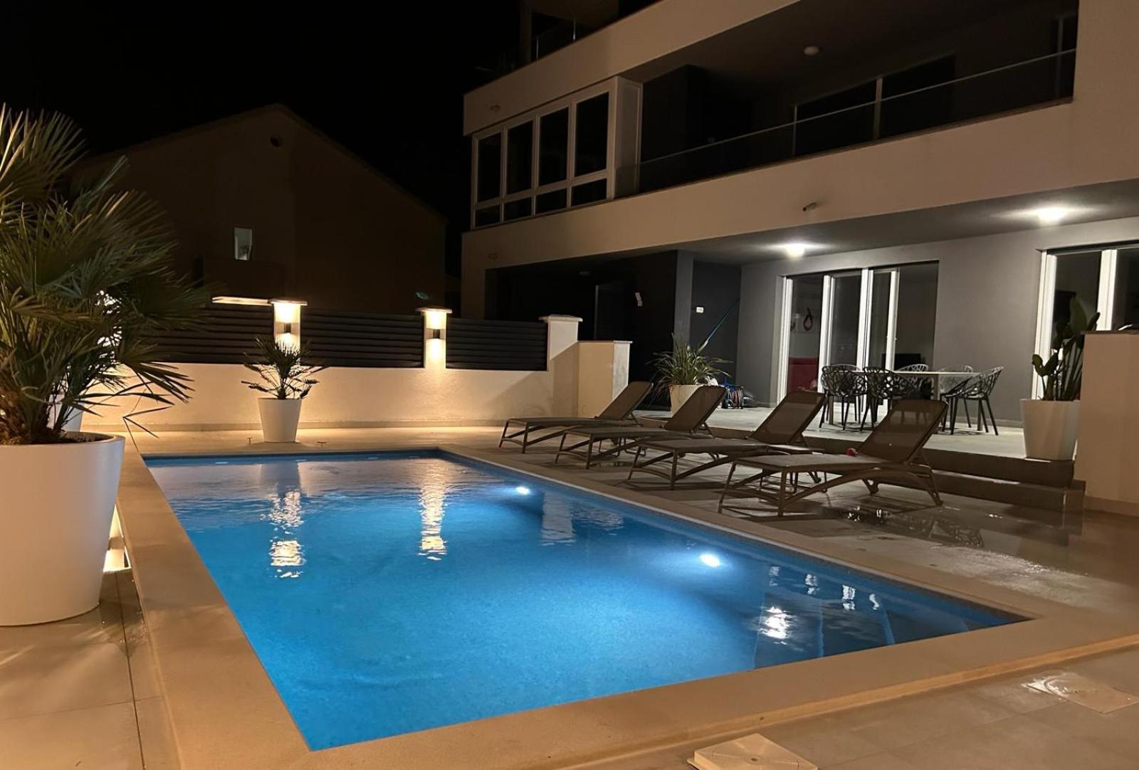 Apartments Cesare Nin Exterior photo